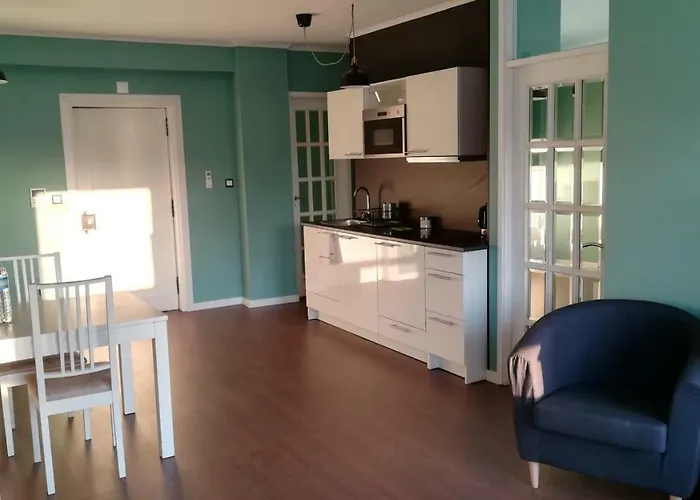 Downtown Main Str Apartman *